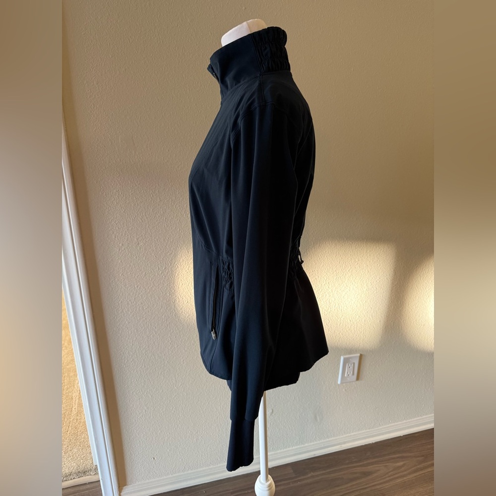 Lululemon Jacket - Picture 9 of 9